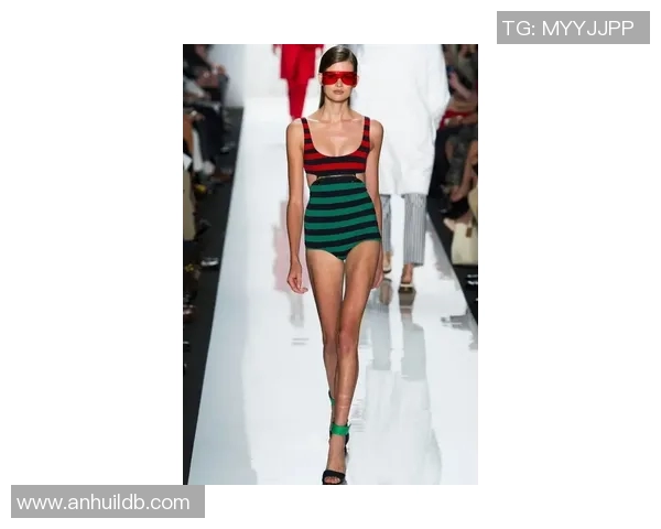 时尚与舒适并存：探索泳装设计的多样魅力与夏日必备单品