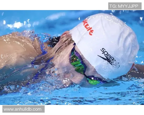 自由泳呼吸技巧解析:掌握节奏与技巧提升游泳效率与耐力 自由泳呼吸技巧解析:掌握节奏与技巧提升游泳效率与耐力