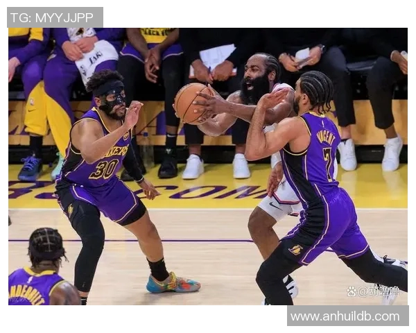 2013年湖人与骑士常规赛对决回顾及精彩瞬间分析